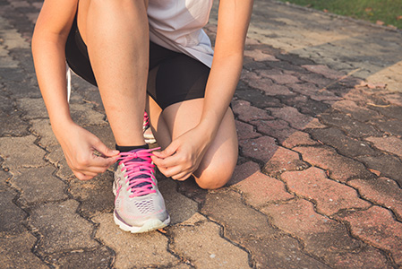 Tying shoelaces